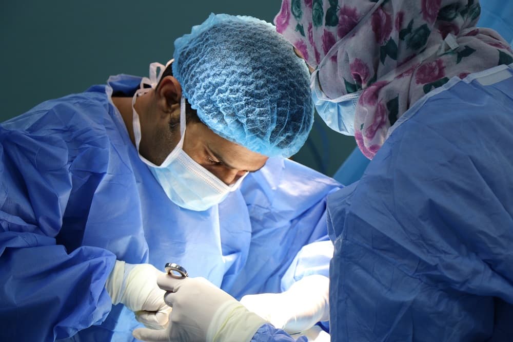 Lyon : la pose d’implants, une technique innovante pour l’hypertrophie de la prostate