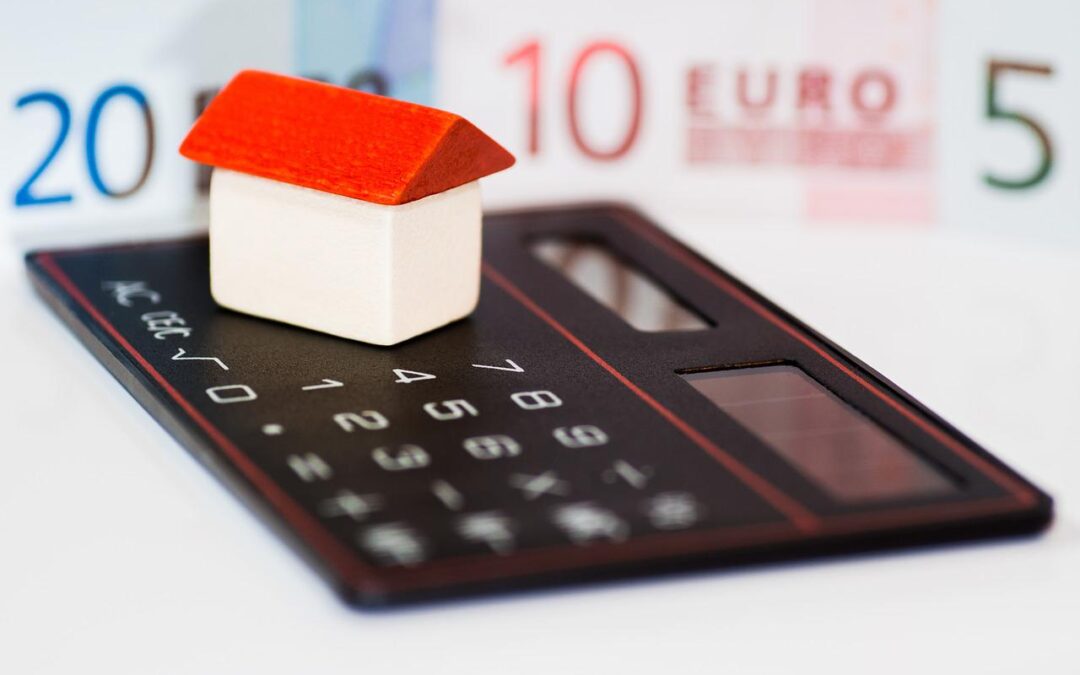 Vente immobilière : le notaire n’est pas tenu de vérifier le titre de propriété au stade de l’avant-contrat